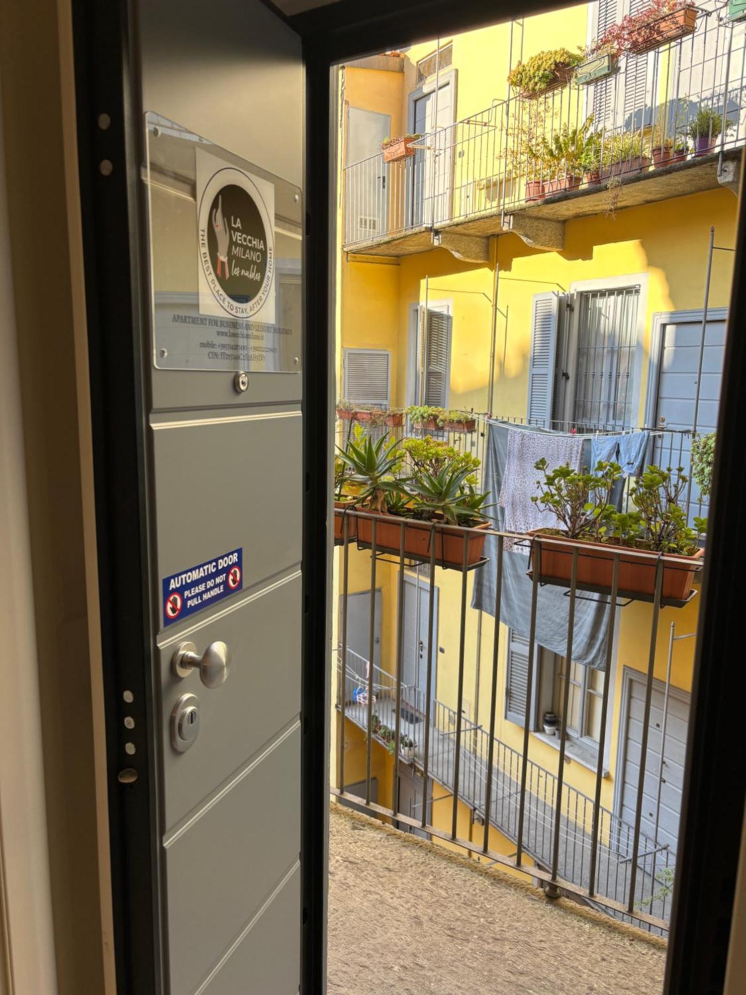 La Vecchia Milano-Les Nubles Vannucci - Il Ballatoio E Il Cortile Экстерьер фото