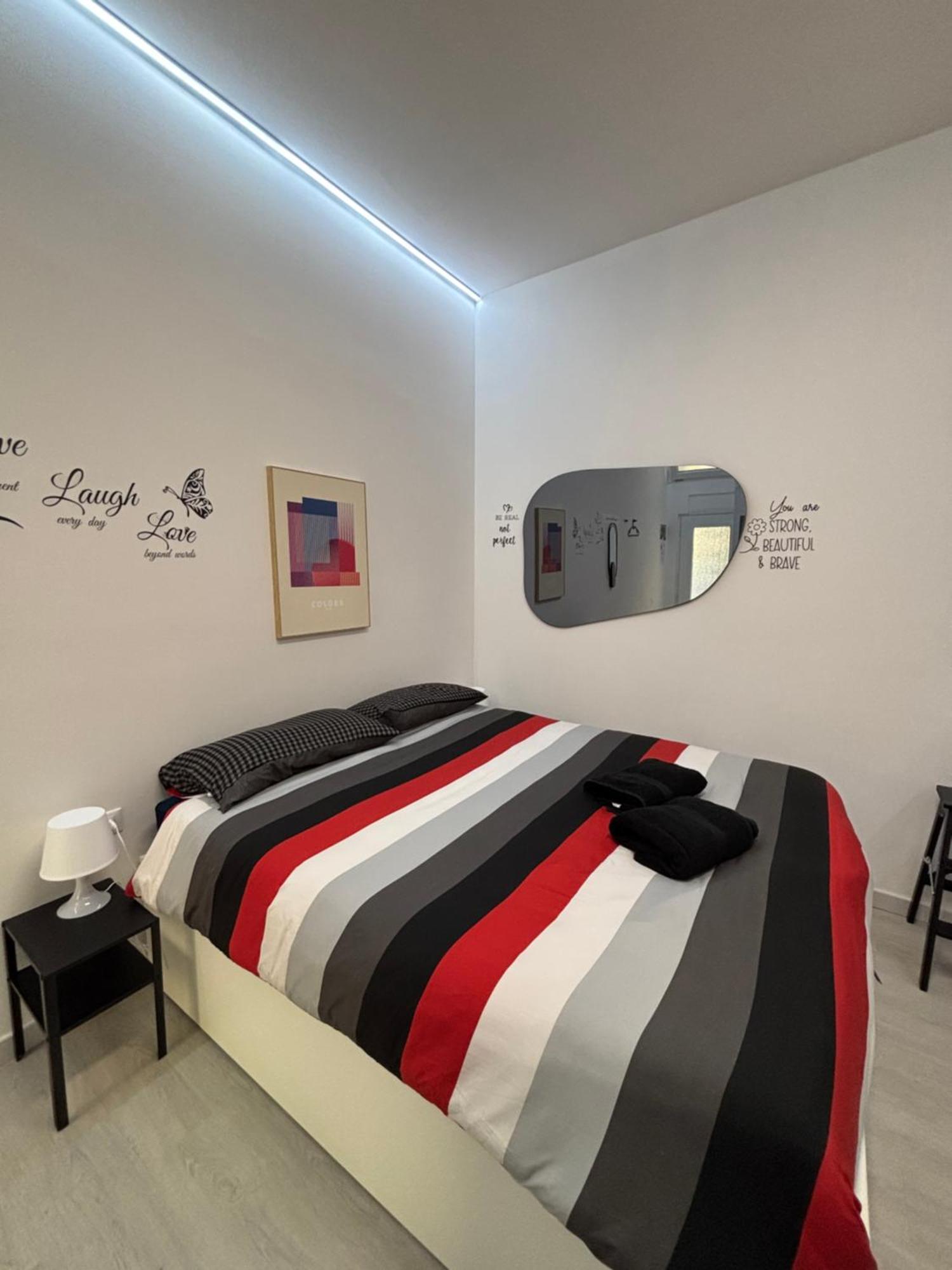 La Vecchia Milano-Les Nubles Vannucci - Il Ballatoio E Il Cortile Экстерьер фото